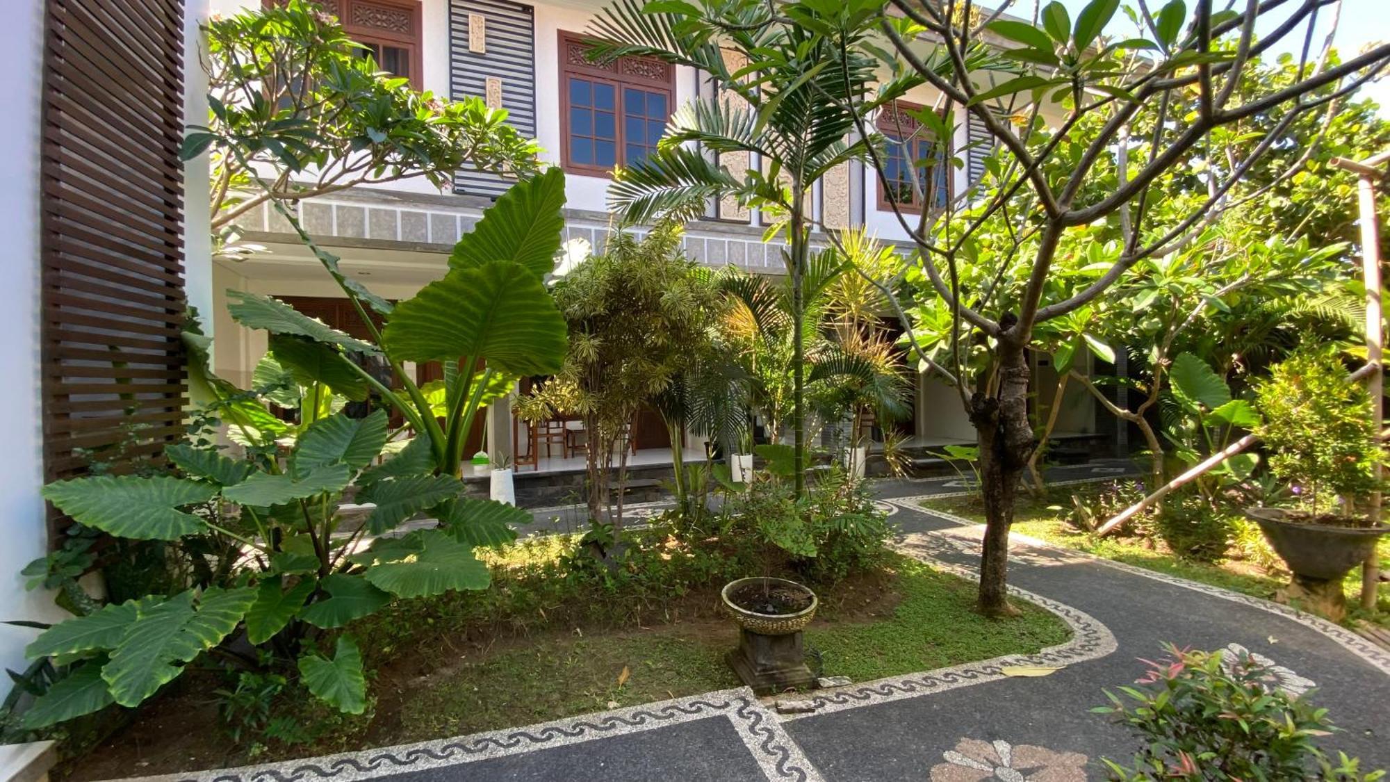 Sandat Hotel Legian Exterior photo