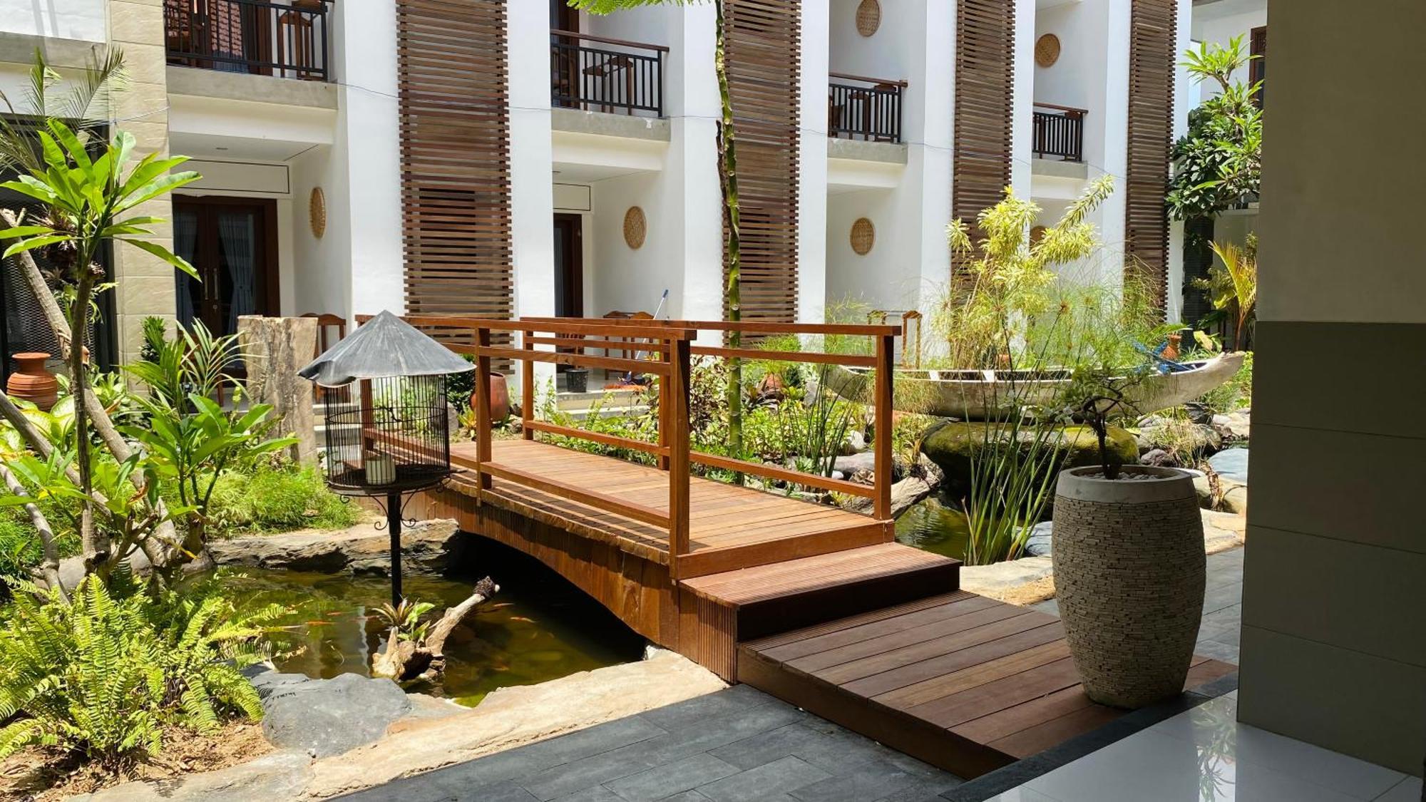 Sandat Hotel Legian Exterior photo