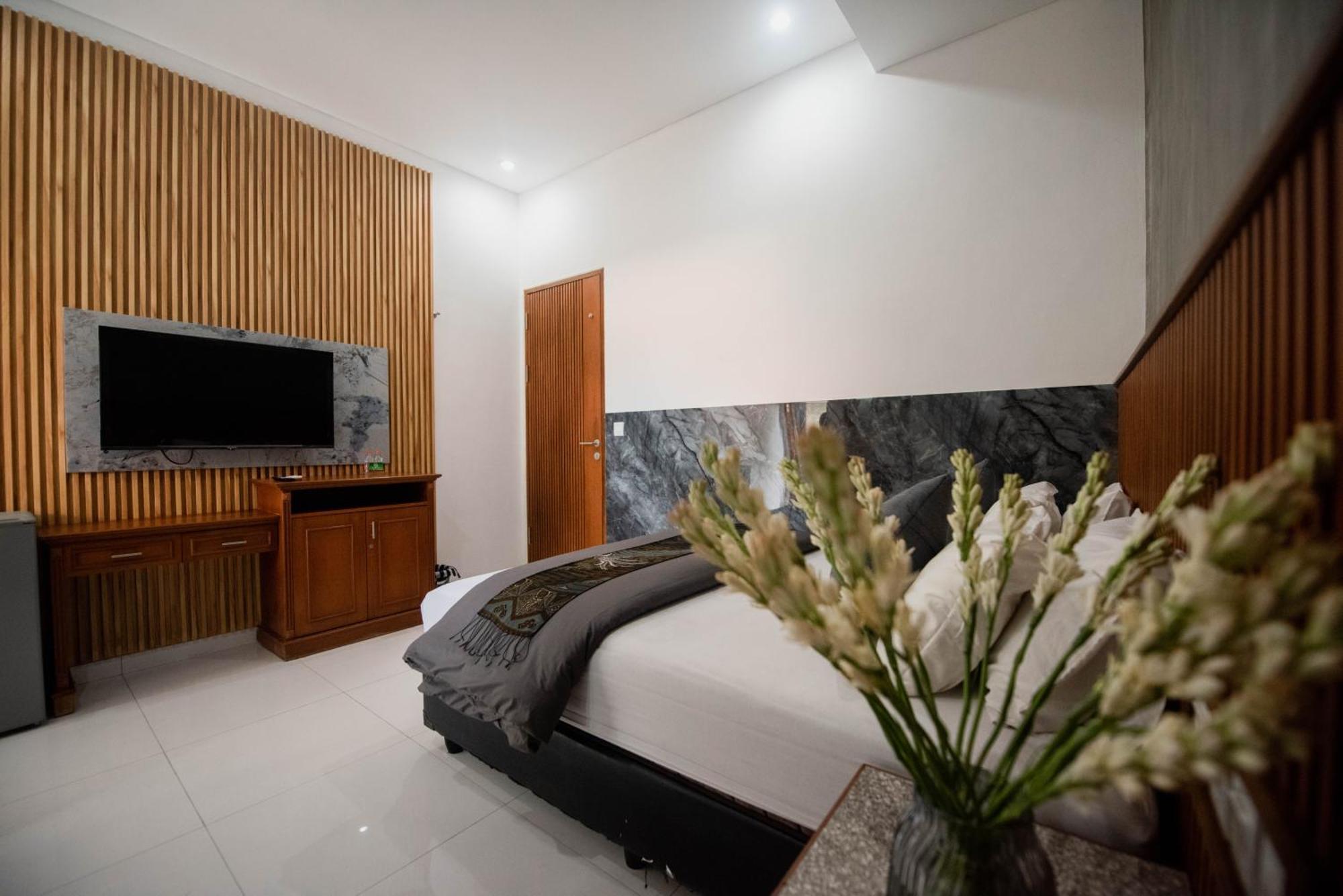 Sandat Hotel Legian Exterior photo