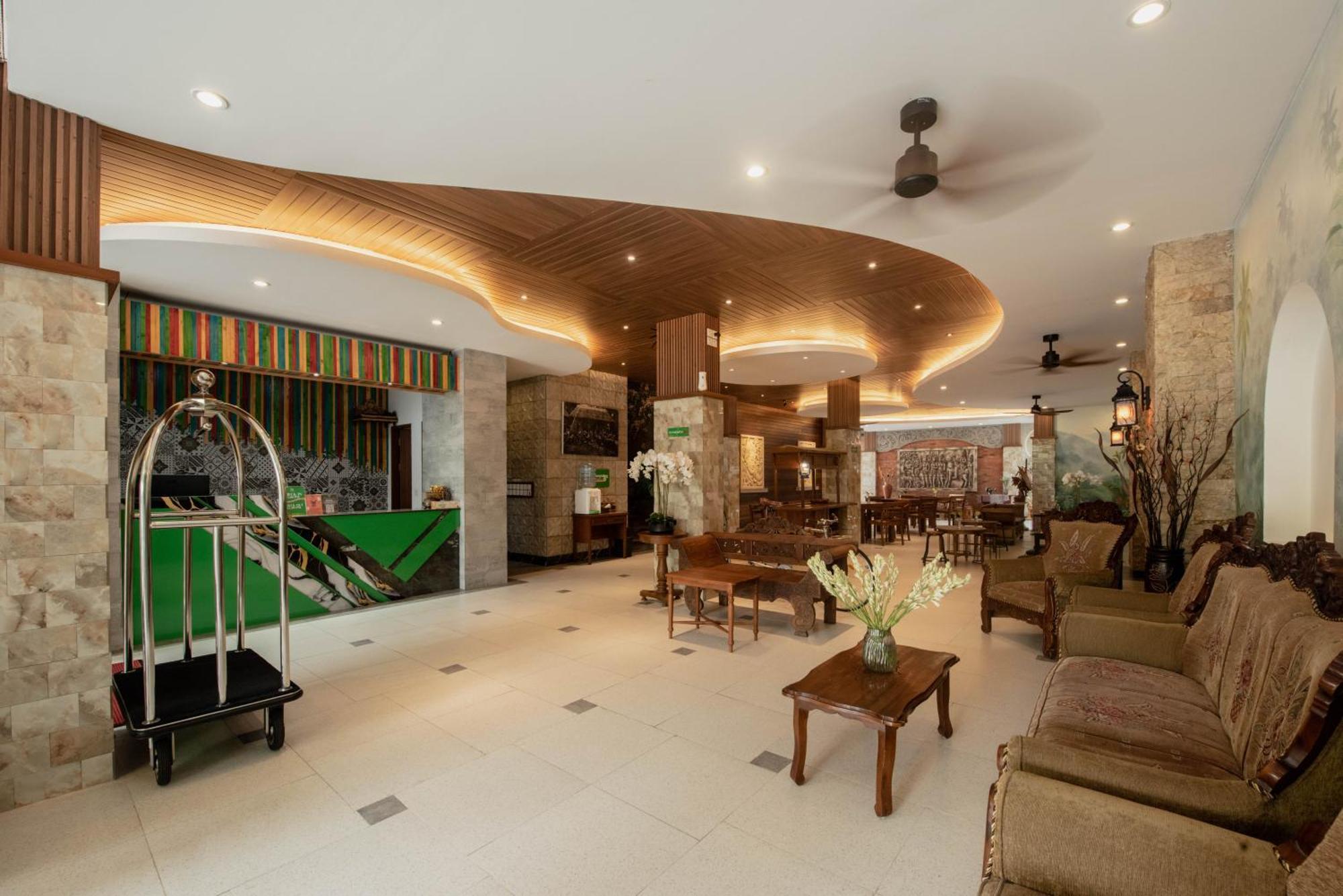 Sandat Hotel Legian Exterior photo