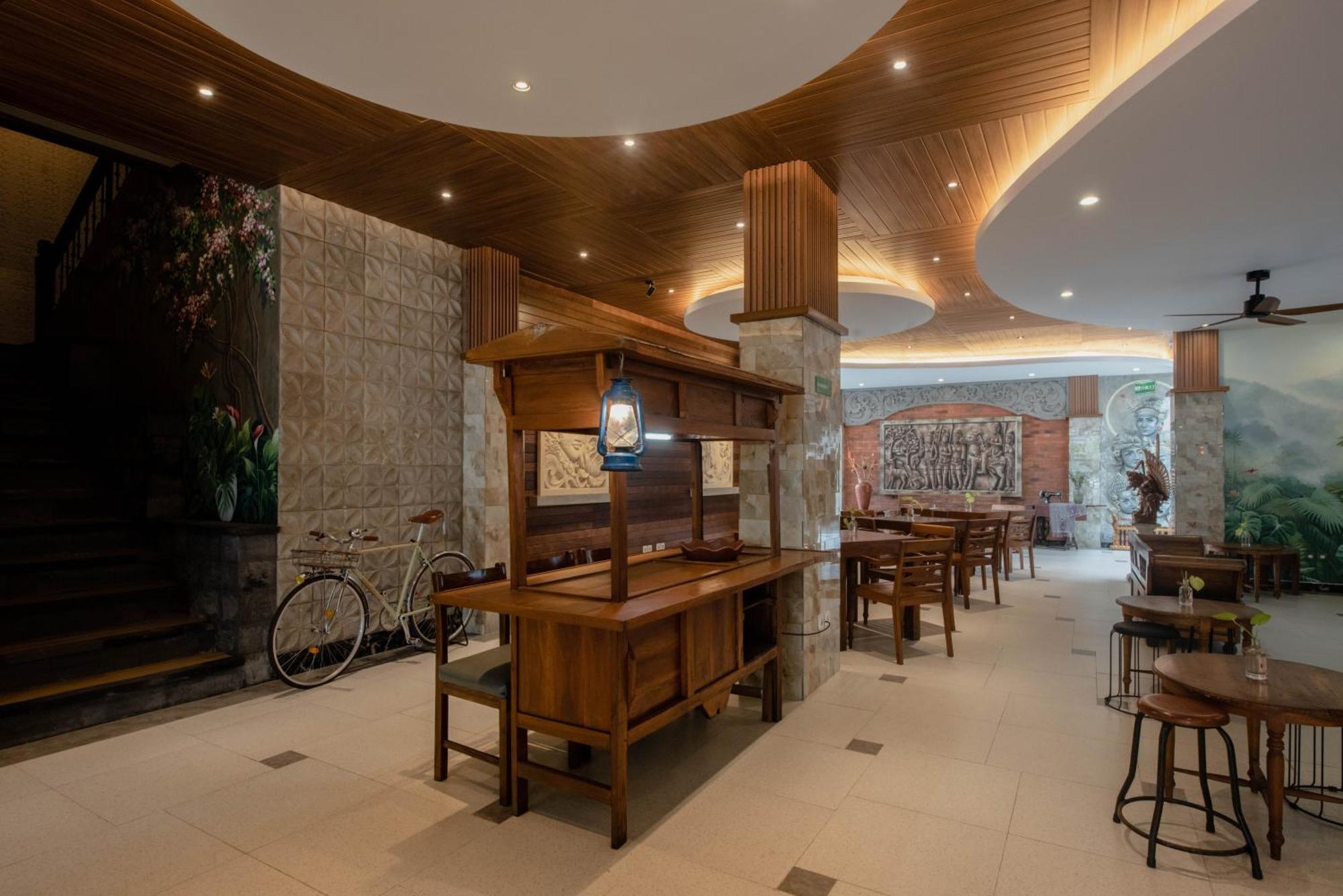 Sandat Hotel Legian Exterior photo