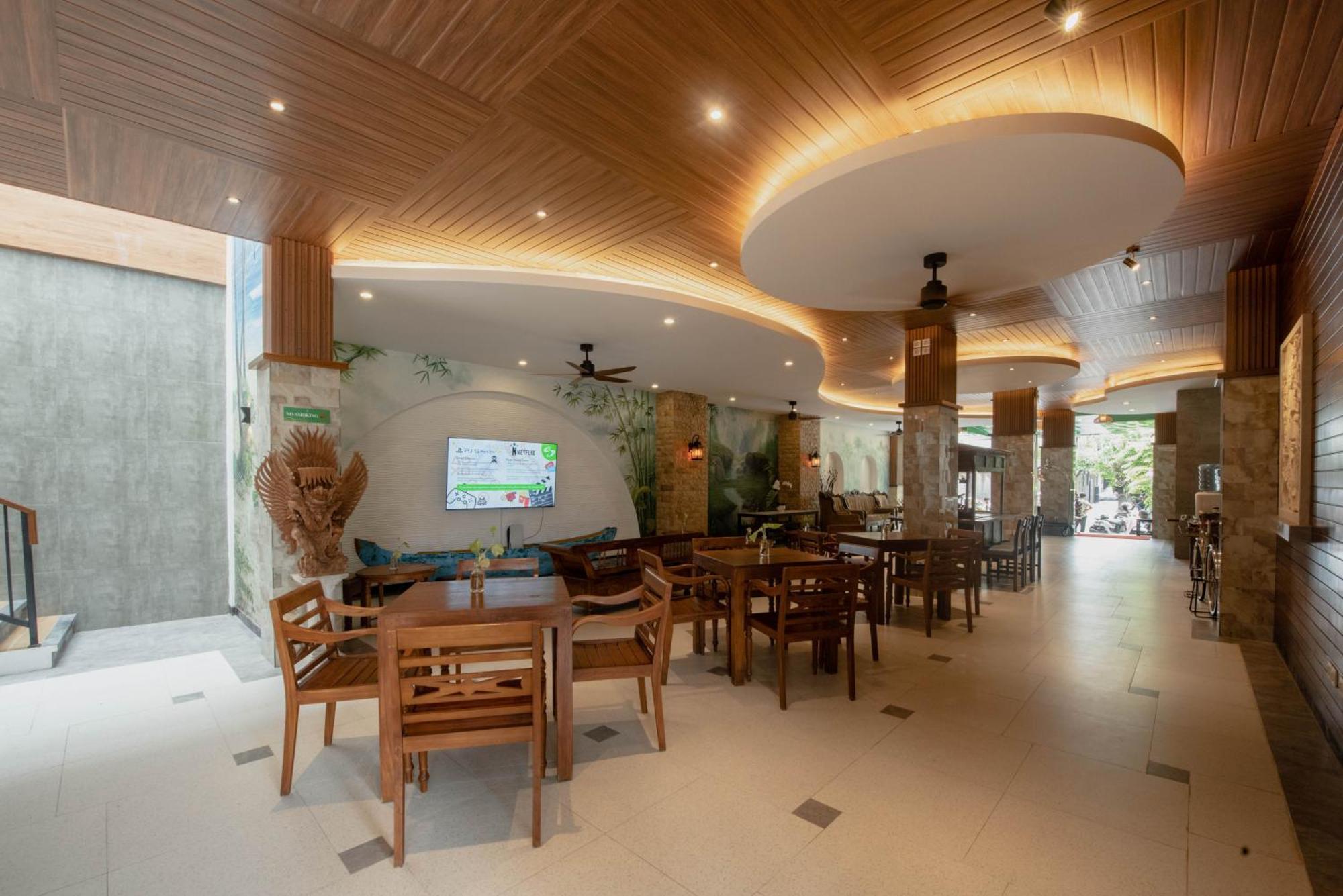 Sandat Hotel Legian Exterior photo