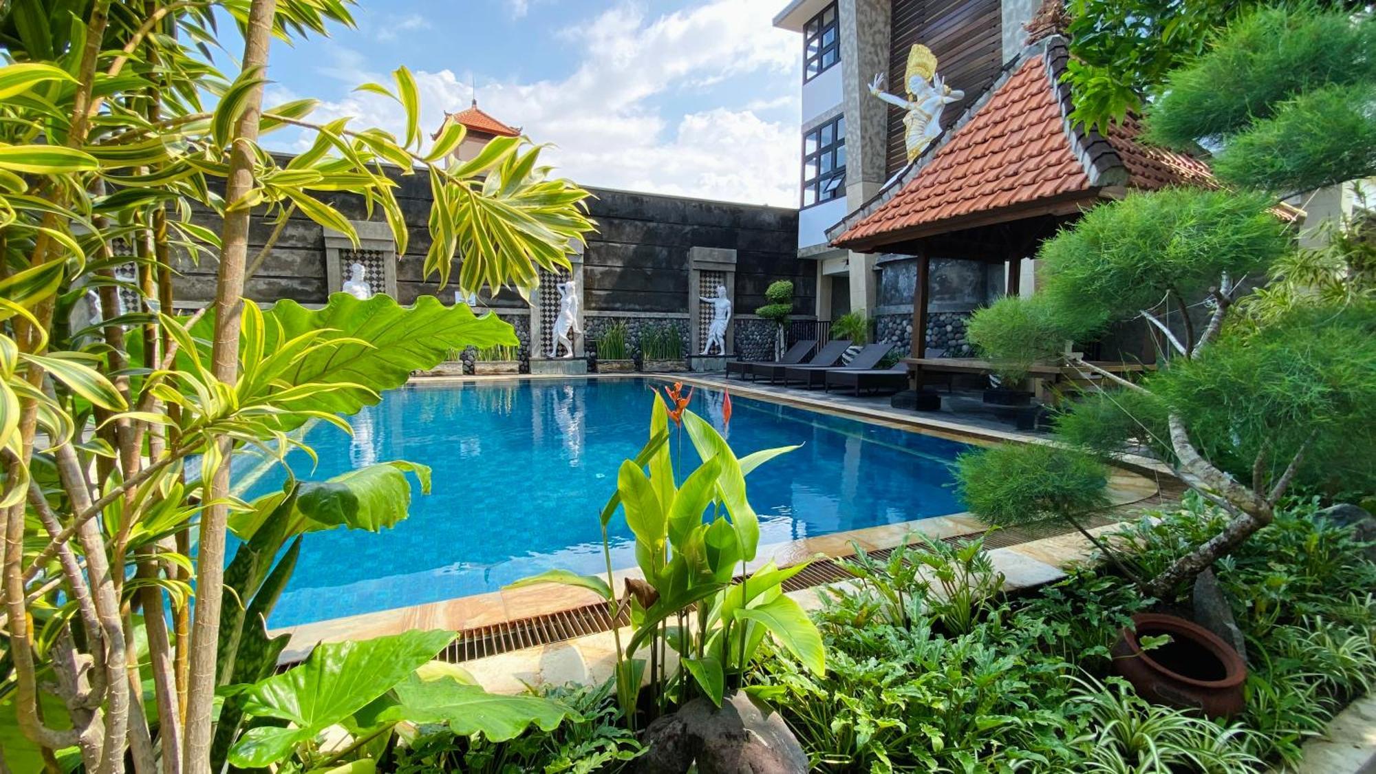 Sandat Hotel Legian Exterior photo